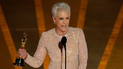 Jamie Lee Curtis Earns 1st Oscar for 'EEAAO'